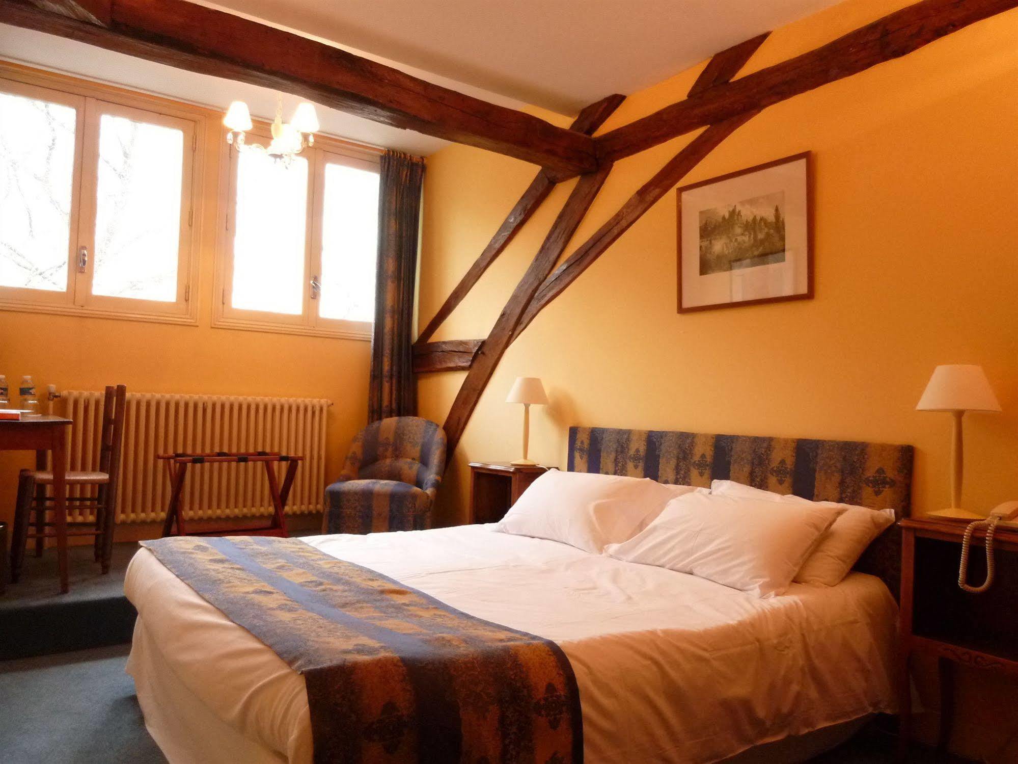 Hôtel Grand Monarque Azay-le-Rideau Exterior foto